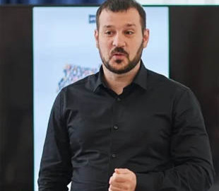 Радник голови МВС Андрусів звільнився з ОПУ та МВС