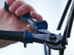 В Олександрії засудили "професійного" крадія кабелю, який попався на пляшці коньяку за 60 гривень