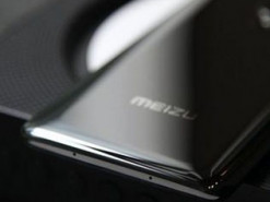 Meizu представила внешний аккумулятор с дисплеем и быстрой зарядкой