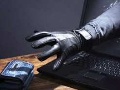 "Працівник банку" обікрав двох українців на 33 тисячі гривень