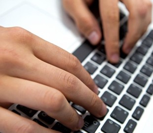 В Казахстане ввели запрет на анонимные комментарии в Сети