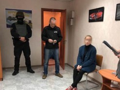 Одесситка была правой рукой мошенника, который обманул граждан на 4 млн гривен