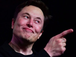 Спутниковый интернет от Starlink Илона Маска может появиться в Украине через год