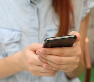 Покупатели стали реже менять смартфоны: в чем причина