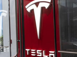 Tesla пытается оспорить нарушение трудового законодательства США