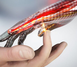 Ученые разработали искусственную кожу, способную чувствовать боль