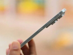 Galaxy S25 Edge виявився легшим і потужнішим за тонкий iPhone Air