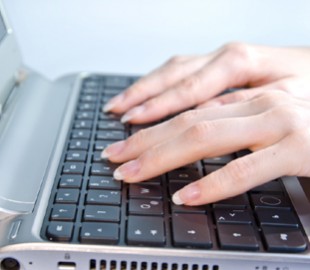 Жительница Закарпатья за 800 грн "продала" свою подругу через интернет