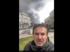 Святослав Вакарчук записав відео в Одесі на фоні диму
