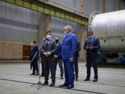 Мы часто восхищаемся Маском, но почему-то забываем, что у нас есть "Южмаш", - Зеленский