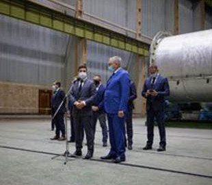 Мы часто восхищаемся Маском, но почему-то забываем, что у нас есть "Южмаш", - Зеленский