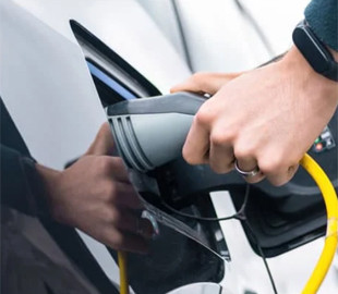 В NASA розробили спосіб швидкого заряджання електромобілів