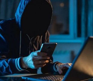 У Харківській області чоловіки видавали себе за дівчат у соцмережах і виманювали гроші