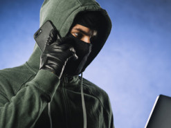 Телефонный мошенник обманул женщину на 128 тысяч гривен