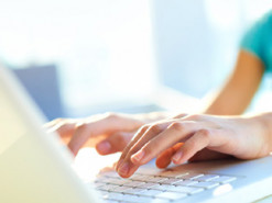 Украинцам разрешили оформлять больничные онлайн