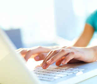 Украинцам разрешили оформлять больничные онлайн