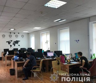 Киберполиция разоблачила организаторов масштабной мошеннической валютной биржи