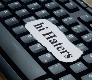 Обыски у хейтеров. Как полиция и СМИ Баварии борются с ненавистью в Сети