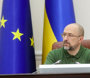 Шмигаль закликав українців запасатися всім необхідним до складної зими