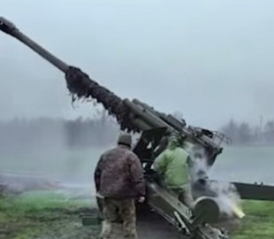 «Безпілотник підтвердив – працюємо»: артилеристи показали знищення ворожої техніки