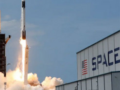 SpaceX наращивает темп по интернет-проекту: трансляция запуска в космос 60 спутников