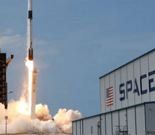 SpaceX наращивает темп по интернет-проекту: трансляция запуска в космос 60 спутников
