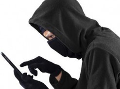 Псевдоработник банка обманул женщину на 11 тысяч гривен