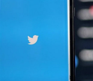 Сразу после Facebook. В России заблокировали Twitter