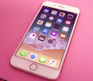 Уцененные iPhone 8 Plus раскупили за день