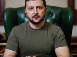 Журналістам варто показувати наших бійців на сході - Зеленський