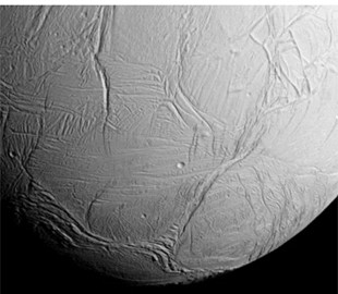 Забудьте про Марс. Дослідники знайшли важливий для життя елемент на супутнику Сатурна