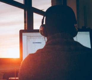 Сотрудники популярной соцсети читали чужую переписку и видели все пароли