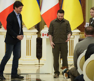 Зеленський познайомив Трюдо зі знаменитим псом-сапером Патроном