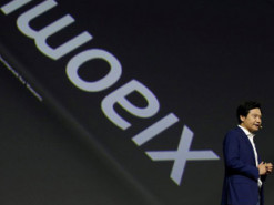 Xiaomi Mi Mix 4 может стать первым смартфоном с загнутым дисплеем и подэкранной камерой