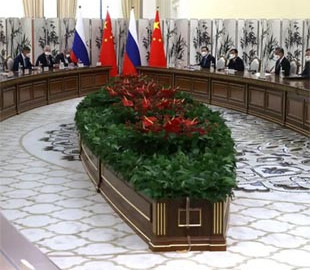 На зустрічі путіна та Сі Цзіньпіна помітили віщий знак: фото викликало ажіотаж у мережі