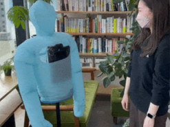 Японці зробили надувного робота-аватара