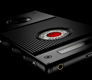 Революционный смартфон Hydrogen One выйдет уже летом