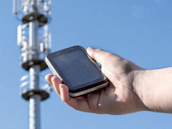 После обстрела ракетами территории Украины частично не работает мобильная связь