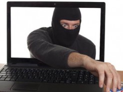 Аферисты пытались выманить деньги, пожертвованные на украинскую армию