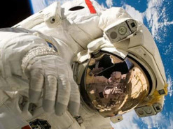 Второй в истории израильский астронавт рассказал, как привыкает к жизни без гравитации