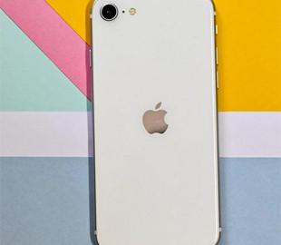 Выход iPhone SE третьего поколения обещают весной 2022 года