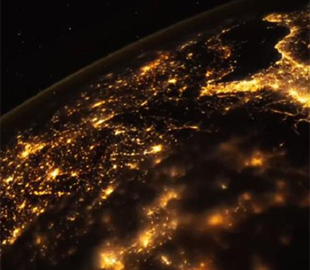 З борту МКС зняли видовищне відео нічної Європи