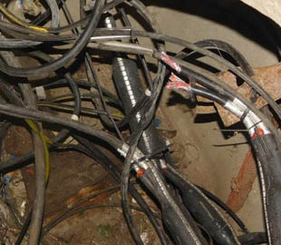 В Деснянском районе столицы безработный вырезал около 100 метров кабеля