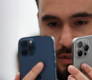 Айфономани досі сумують. 4 основні функції, які прибрали з флагманських iPhone