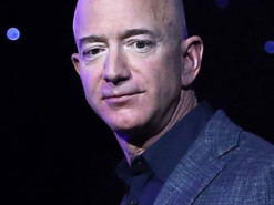 Основатель Amazon потерял первое место в списке богатейших людей мира