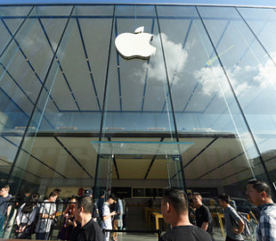 Apple заподозрили в обмане потребителей