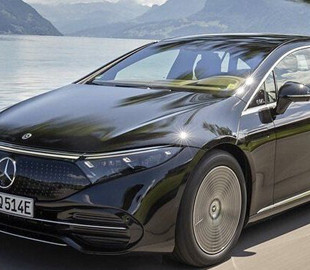 Mercedes-AMG EQS заметили во время зарядки