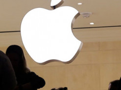 Apple пригрозила владельцам старых iPhone отключением интернета