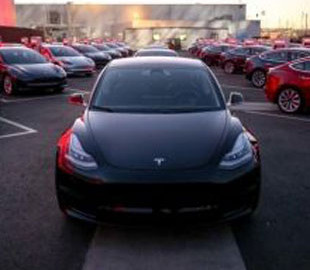 Новое обновление превратило электромобиль Tesla в игровую приставку