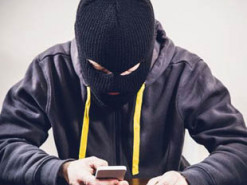 Псевдоработник банка обманул женщину на 35 тысяч гривен